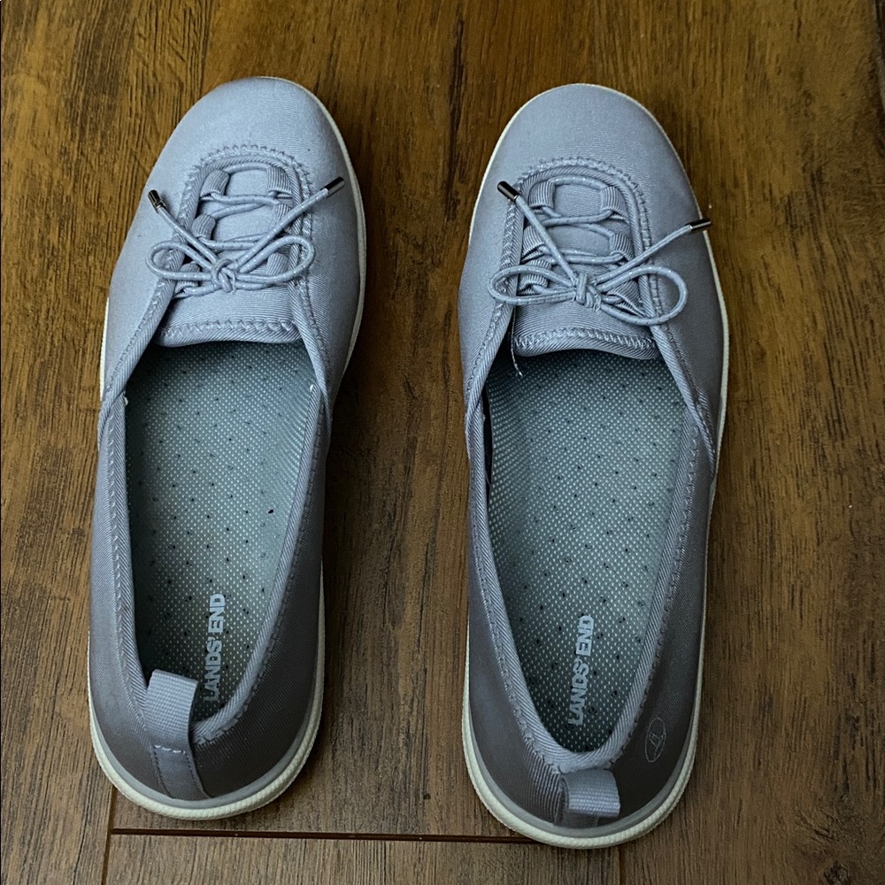 Lands’ End Women’s Water Shoes – Size 7.5 (Gray)